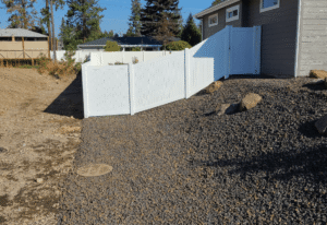 white vinyl fence