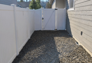 white vinyl fencing