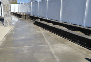 white vinyl fencing