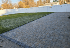 white vinyl fencing